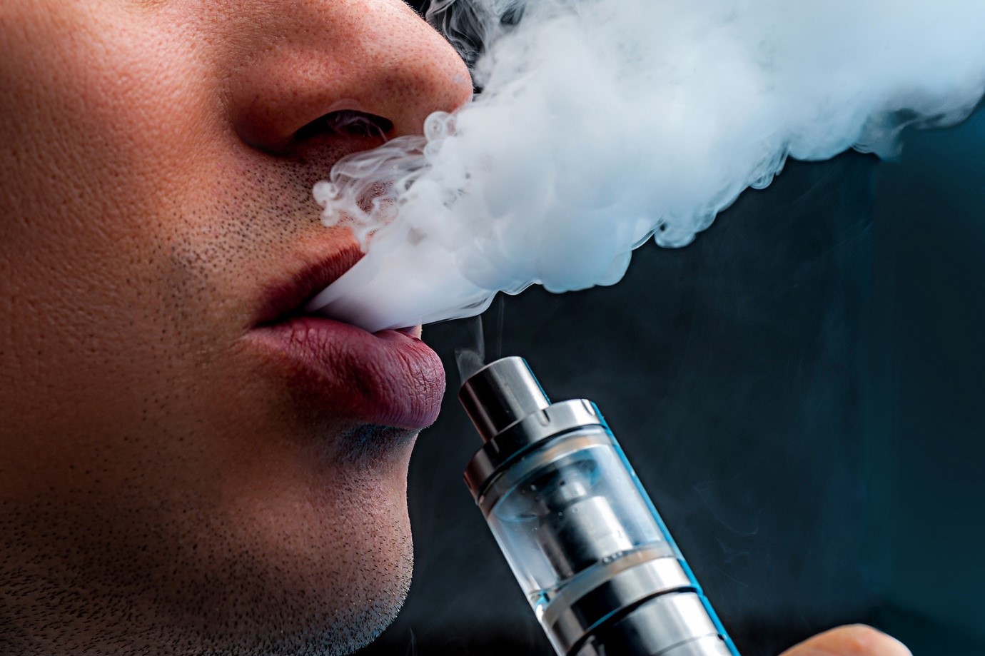 Decade-Long Study Warns: Vaping May Heighten Lung Cancer Risk in Former Smokers